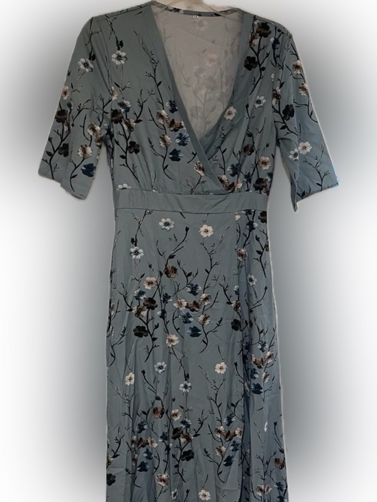 Dresses & Skirts - Floral V-Neck Midi Dress in Dusty Blue